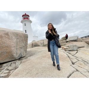 Meet your Posher, Clair